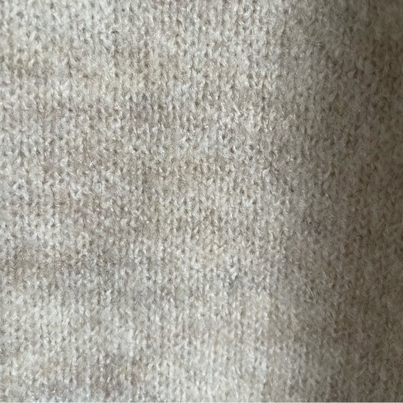 Urban Outfitters Oversized Wool Blend Fuzzy Sweater - Picture 7 of 8